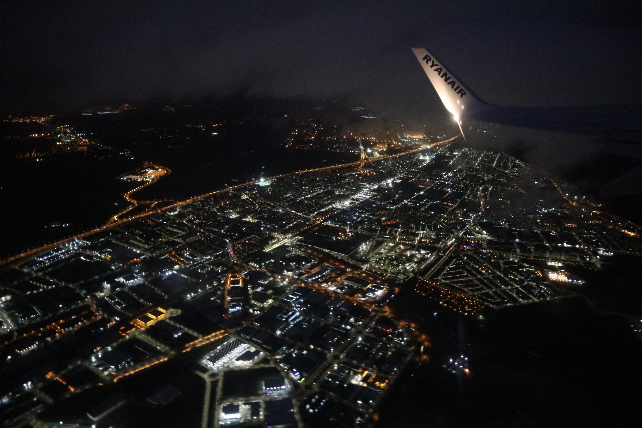 vue du hublot de nuit